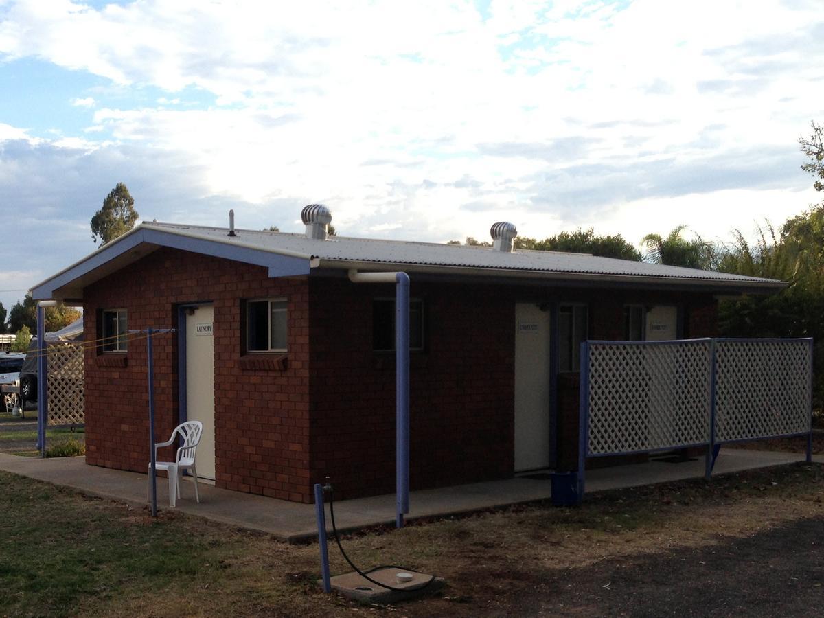Tambo Mill Motel & Caravan Park Bagian luar foto